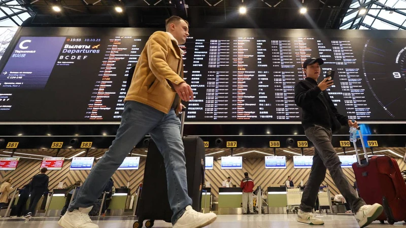 Московските летища подновиха работата си след атаката на украински дронове