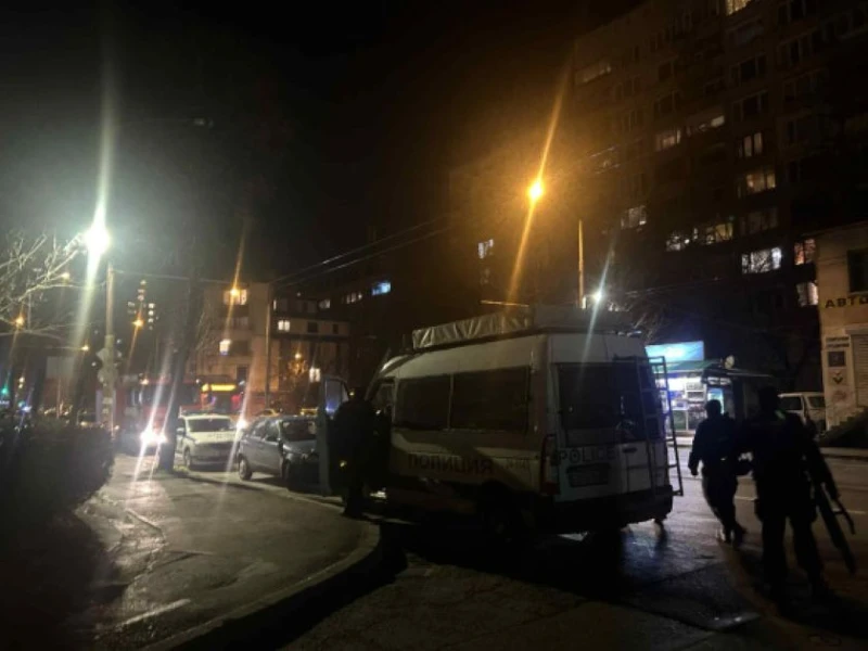 Постоянен арест за задържаните за грабежа на магазин в София