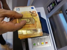 При внасяне на суми в банката над 5000 евро се изисква декларация за произход на средствата