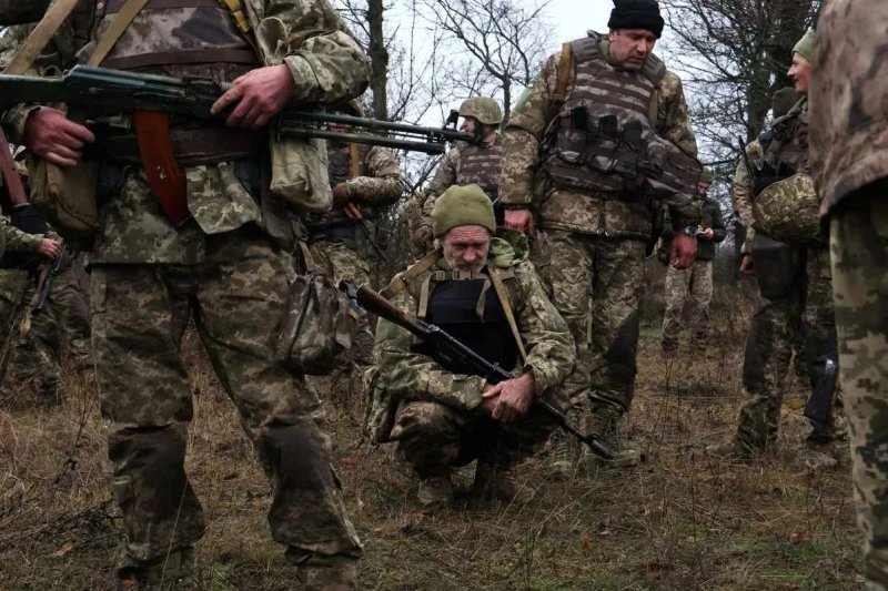 CNN: ВСУ са под огромен натиск в Запорожка област поради липса на личен състав