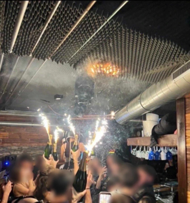 Собственичката на бара в Кран-Монтана, в който при пожар загинаха 47 души, също е сред ранените