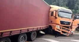 Аварирал ТИР блокира пътя Русе – Бяла и в двете посоки 