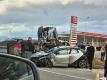 Тежка катастрофа на АМ "Тракия", и двата автомобила се неузнаваеми 