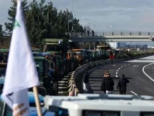 След празниците: Блокадите на гръцките фермери отново се засилват и затрудняват движението