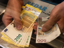 От днес банките обменят левове в евро безплатно
