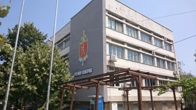 Трима мъже бяха хванати с наркотици в Поморие