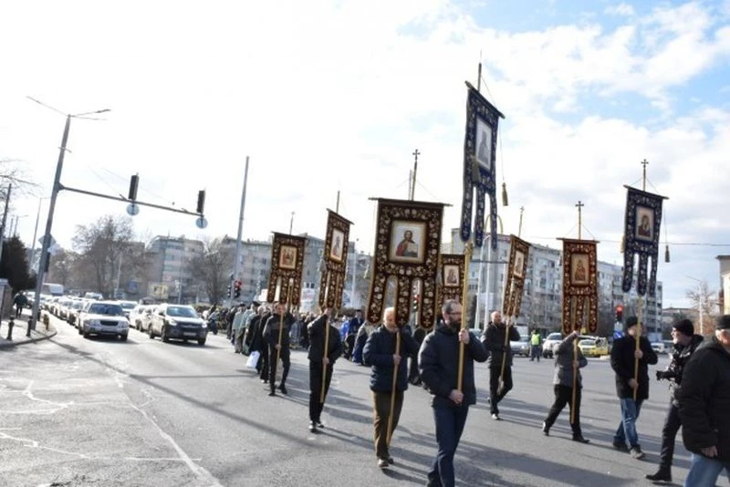 Временна организация на движението в Пловдив заради празника утре