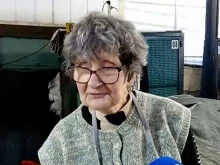 Продавачка: Много объркано стана, купуват по 1-2 моркова, изнервят се и искат да им се връща в левове