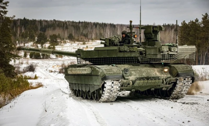 "Първи са Т-90 и Т-80 БВМ": "Ростех" ще изгражда машини на бъдещето в руското танкостроене