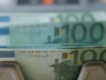Банка към жена, която иска да си обмени парите: Ако не сте наш клиент, не може да ви обслужим