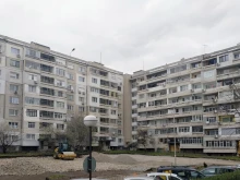 При най-дългия блок в България може да бъде прочетена почти цялата азбука