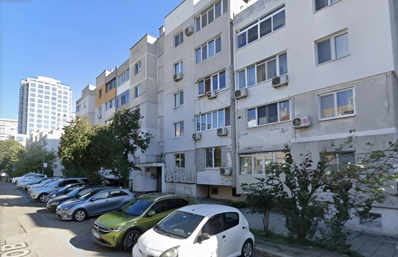 Задържаха непълнолетен бургазлия с 12 цигари марихуана