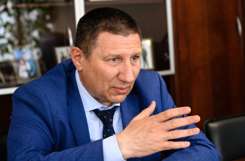 Съдът във Варна сезира КС за статута на Борислав Сарафов