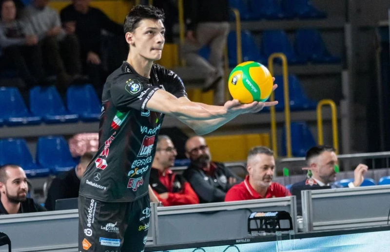 Грип възпира Алекс Николов от игра