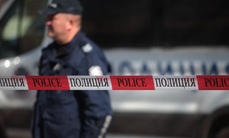 Жестоко убийство на 86-годишен мъж на спирка в Южна България