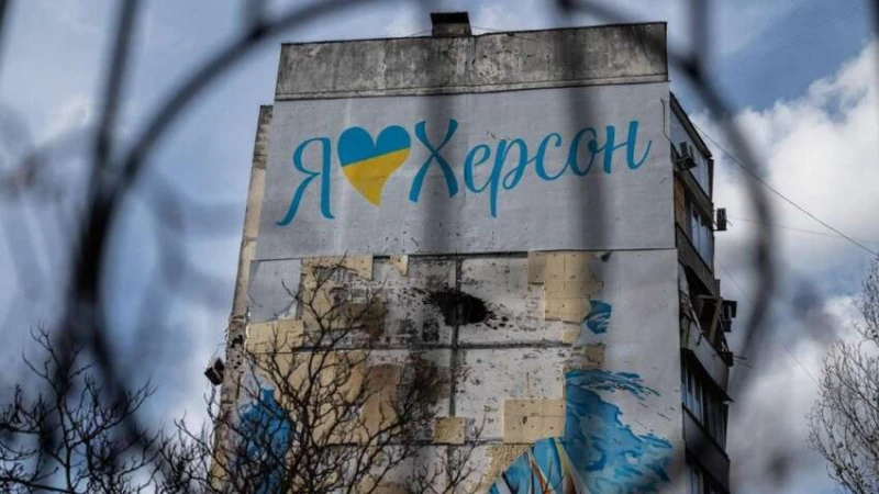 Прокудин: Руснаците удариха кафене в центъра на Херсон, има загинали и ранени