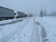 АПИ: Ремонти и студено време затрудняват движението по пътищата около Русе