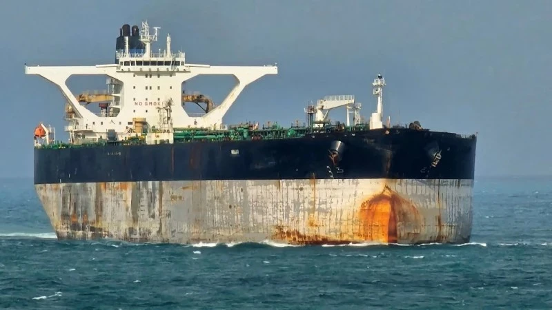 Петролът от танкера Marinera вече се разтоварва, но Тръмп отказа да отговори дали е разговарял с Путин след задържането на кораба