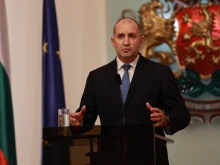 Румен Радев връчва първия мандат в понеделник
