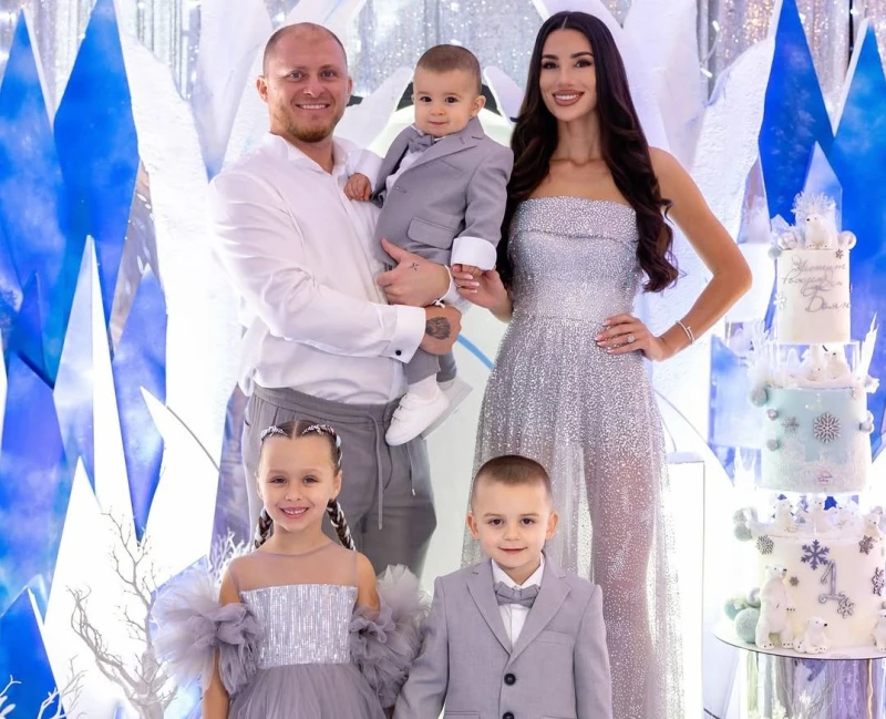 Милионерско бебе стана на 1