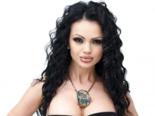 Днес става на 44, известна е само с първото си име