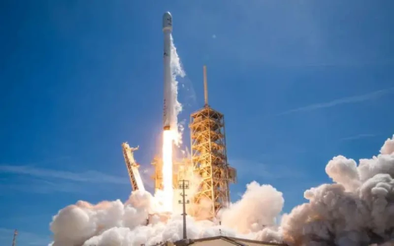SpaceX изпрати още 29 спътника Starlink в космоса