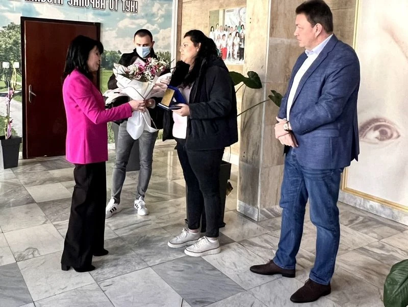 Плакет "Бебе на годината" в Петрич за Божидара Липийска