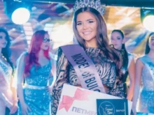 Носителката на титлата "Модел на България" засечена в гореща ситуация