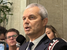 Костадинов за третия мандат: Президентът свали маската си още преди да е започнало представлението 