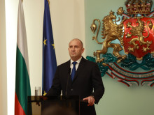 Румен Радев внесе оставката си в КС