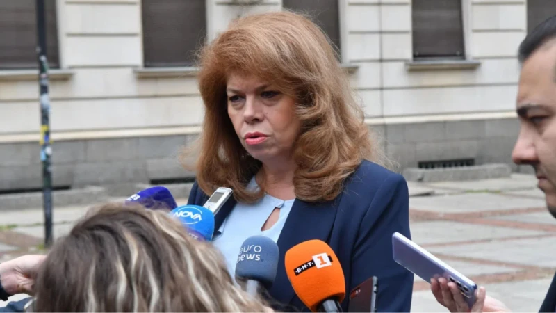 Първата задача пред Йотова е да започне консултации за избор на нов служебен премиер