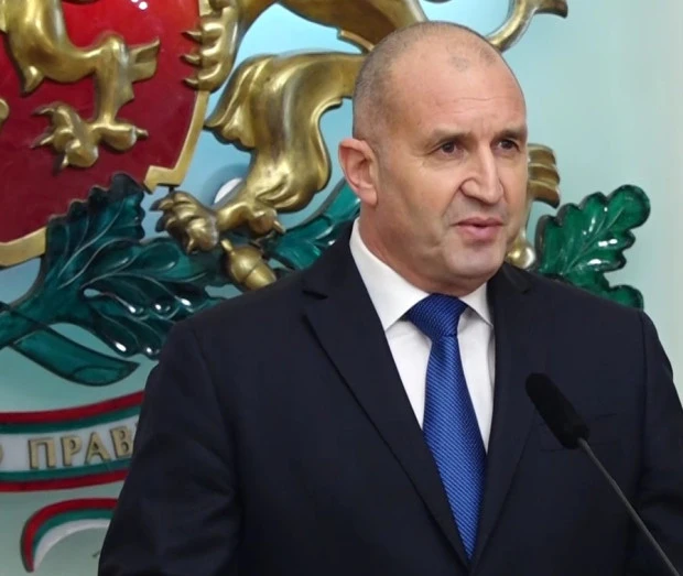 Точно след 24 часа и 32 минути Радев ще напусне президентството завинаги