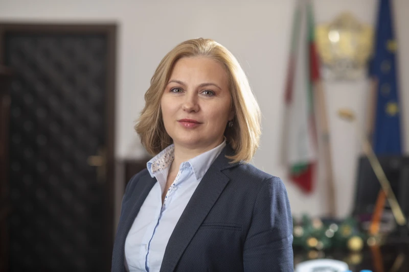 Надежда Йорданова: Радев атакува влизането в еврозоната и измененията в Закона за защита на конкуренцията, които ние последователно защитавахме