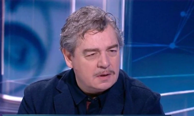 Камен Донев: Политиците застават пред нас като надути манекени