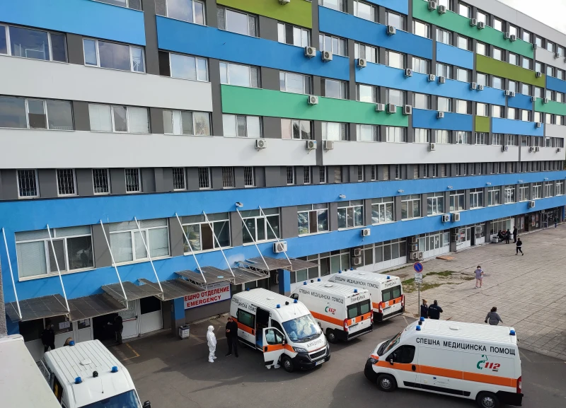 73-годишна жена изскочи внезапно на пътя и бе блъсната от кола в Бургас