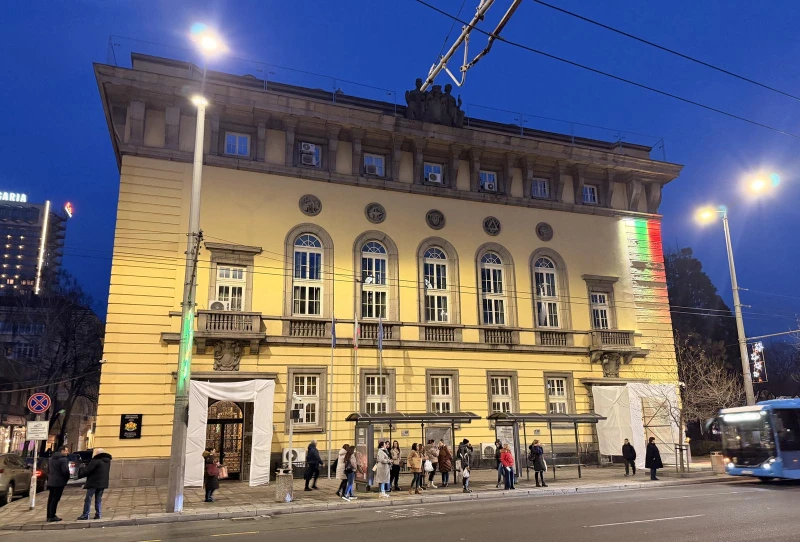 С ускорено темпо тече ремонтът на покрива на сградата на Областна управа Бургас