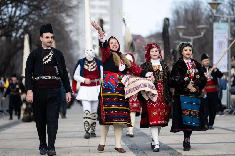 "Златна маска" за Старчевата от "Сурва" - Перник