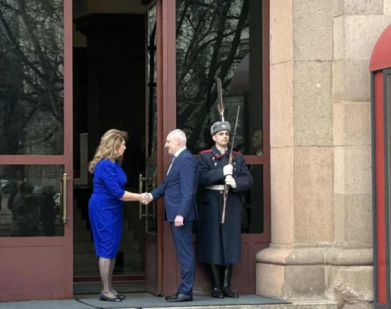Радослав Миленков пристигна при президента