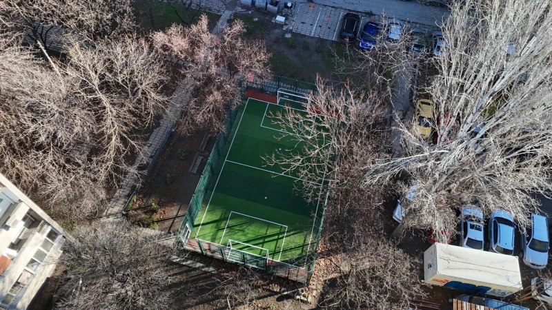 Обновиха спортно игрище в центъра на Пловдив