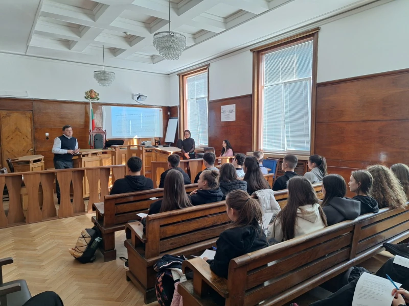 В Съдебната палата в Русе се проведе открита лекция на тема: "Хазартна зависимост и дълговата спирала - връзката им с престъпността – проблеми, рискове, възможности"