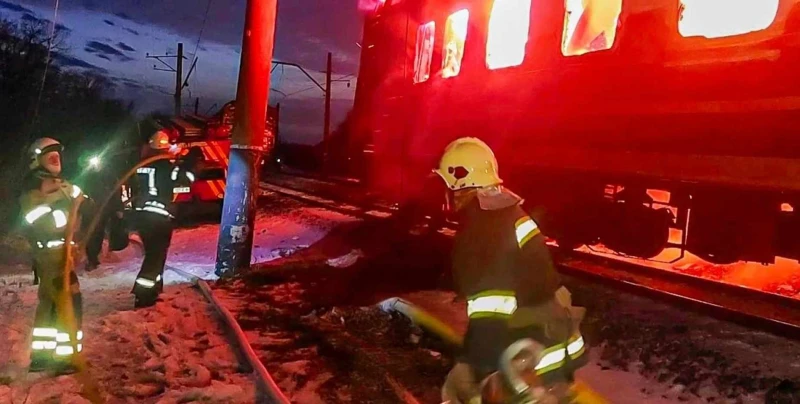 Шест са вече жертвите на руския удар по влак в Украйна
