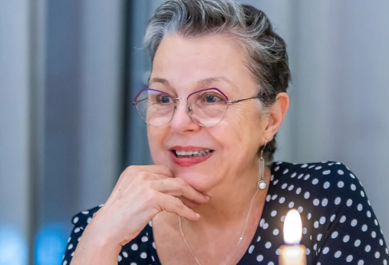 Веселина Седларска към Бойко Василев: Питайте Радев "Чий е Крим?"