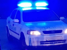 Шофьор събори полицай на земята