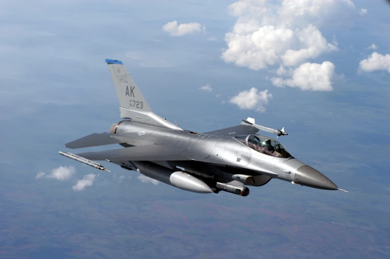 Пентагонът подписа договор за поддръжка на изтребители F-16, прехвърлени в Украйна