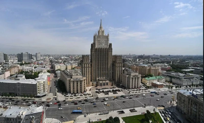 Външно на Русия заплаши с последствия държави, които задържат танкери под руски флаг