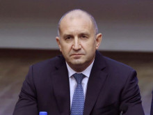 Радев отговори на Кирил Петков