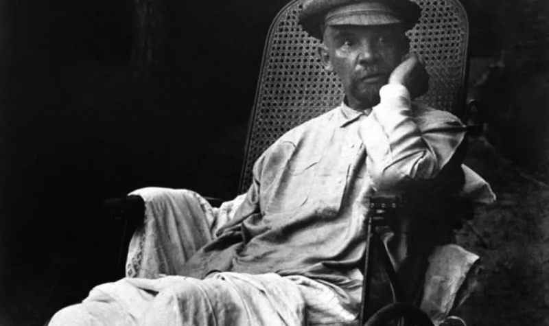 Кошмарният край на Ленин - не умирал наведнъж, а на цикли