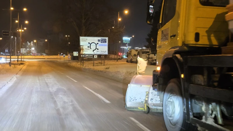 Румънски тирове с летни гуми отново се оказаха пречка за почистването в Търновско