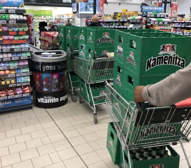 Обиди и заплахи към персонала на хипермаркет в Пловдив