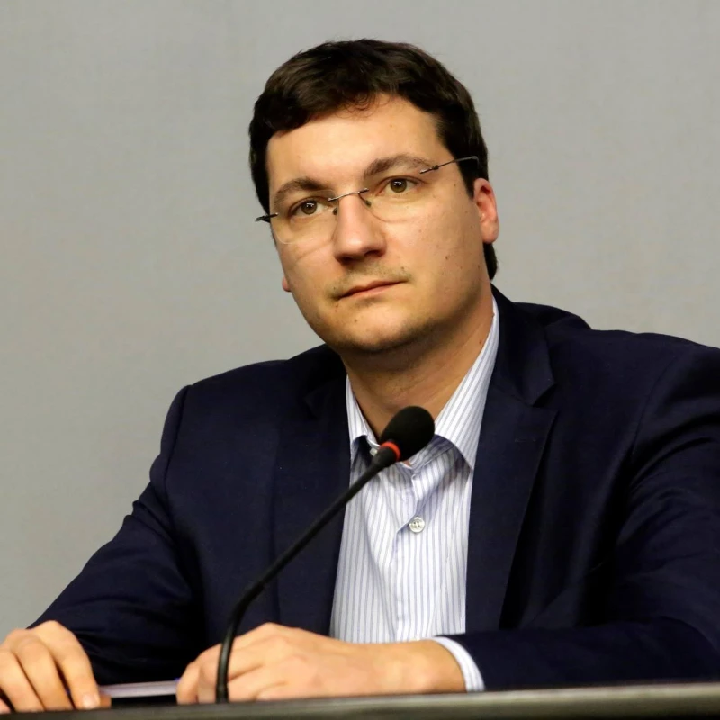 Крум Зарков да е председател на БСП поискаха търновски социалисти